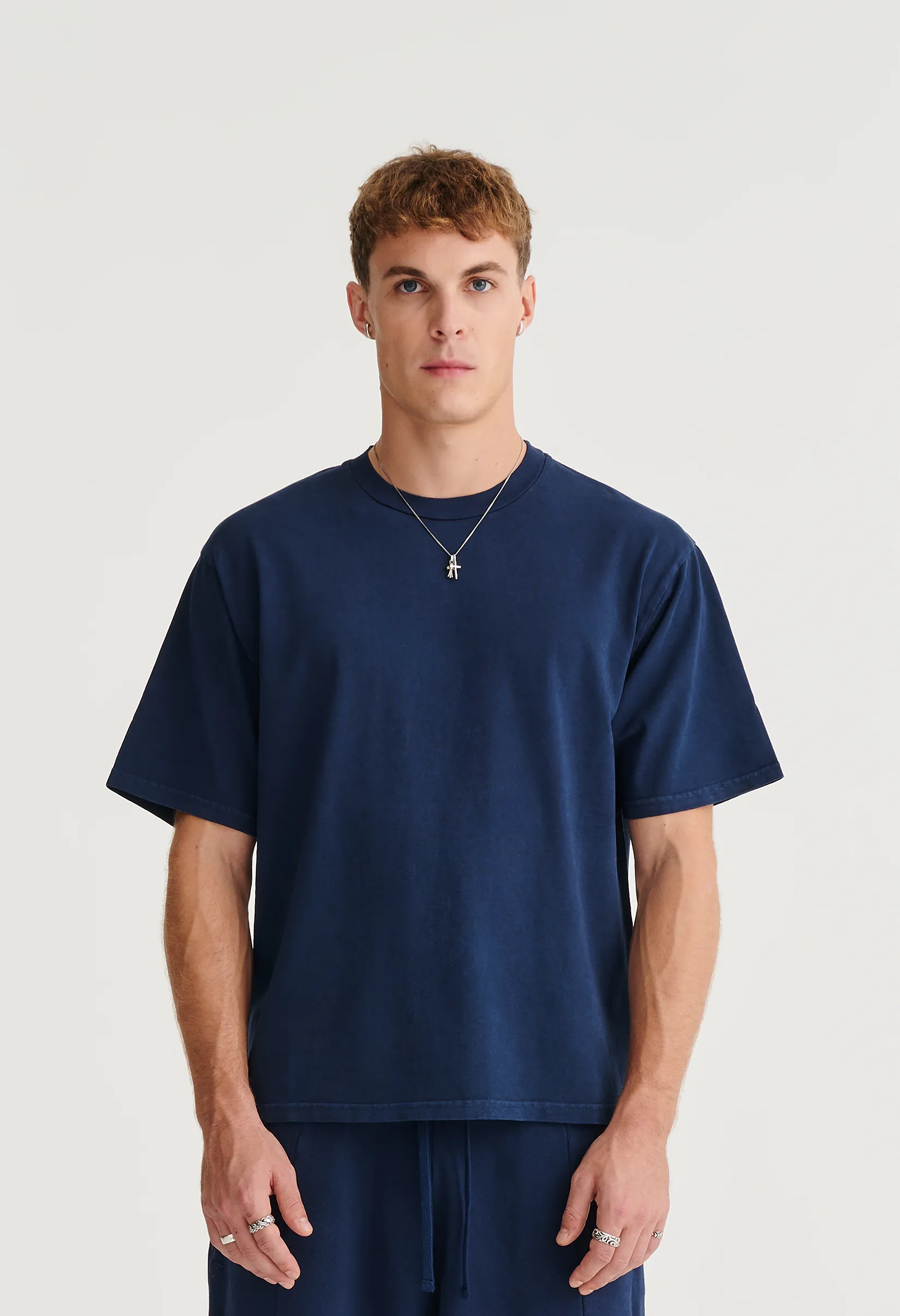 545 EVERYDAY HEAVYWEIGHT COTTON TEE WASHED NAVY sold by Fivefourfive