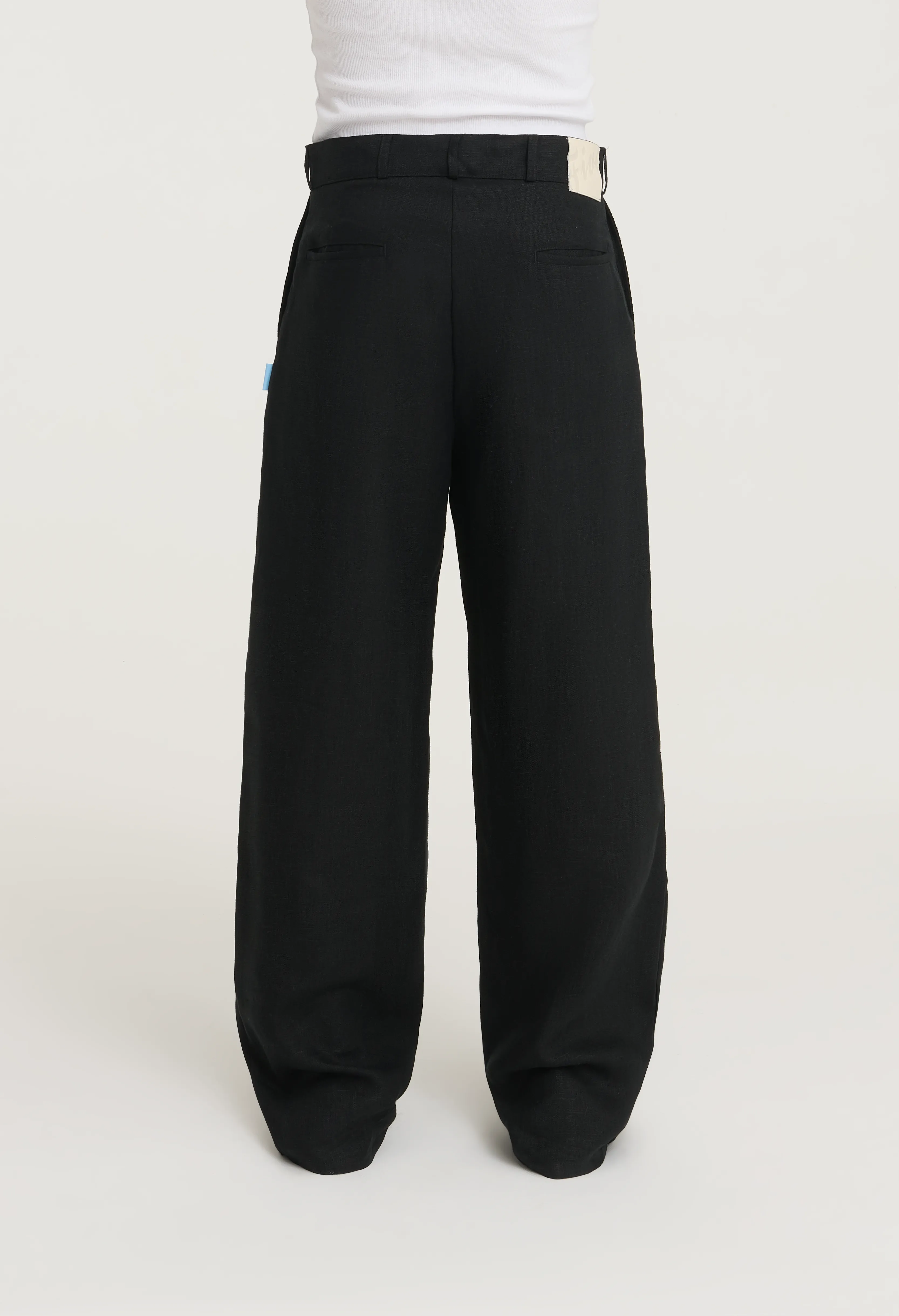 545 TAILORED HEAVY LINEN PANTS ASH BLACK sold by Fivefourfive product image thumbnail 2