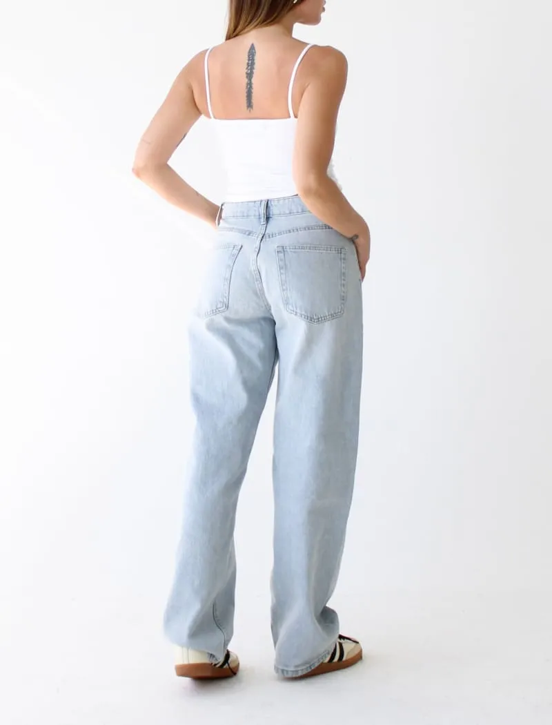 Timeless Tank | White sold by Rumored product image thumbnail 4