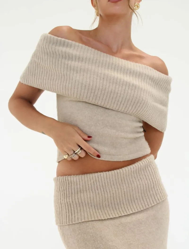 Fairfield Foldover Top | Latte sold by Rumored product image thumbnail 5