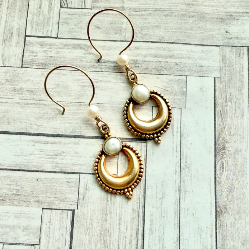 Isis sold by Ace of Swords