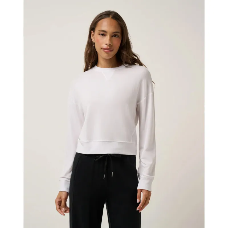 TravisMathew Cloud Women's White Pullover Shirt made by Travis Mathew