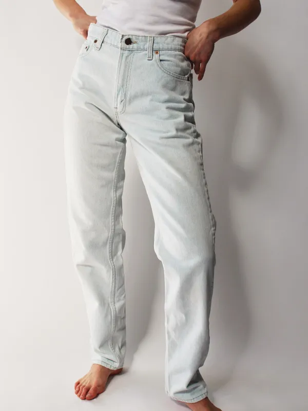 Bleached Levi's 550 - White sold by Lisa Says Gah