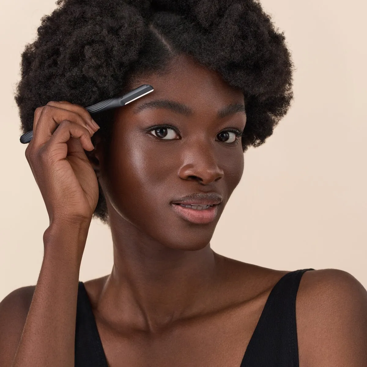 Magic Perfectors Brow Shaper sold by Edgars product image thumbnail 4