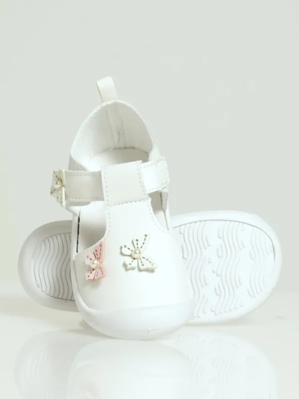 Girls Mila Infants Sandals - White made by Pierre Cardin