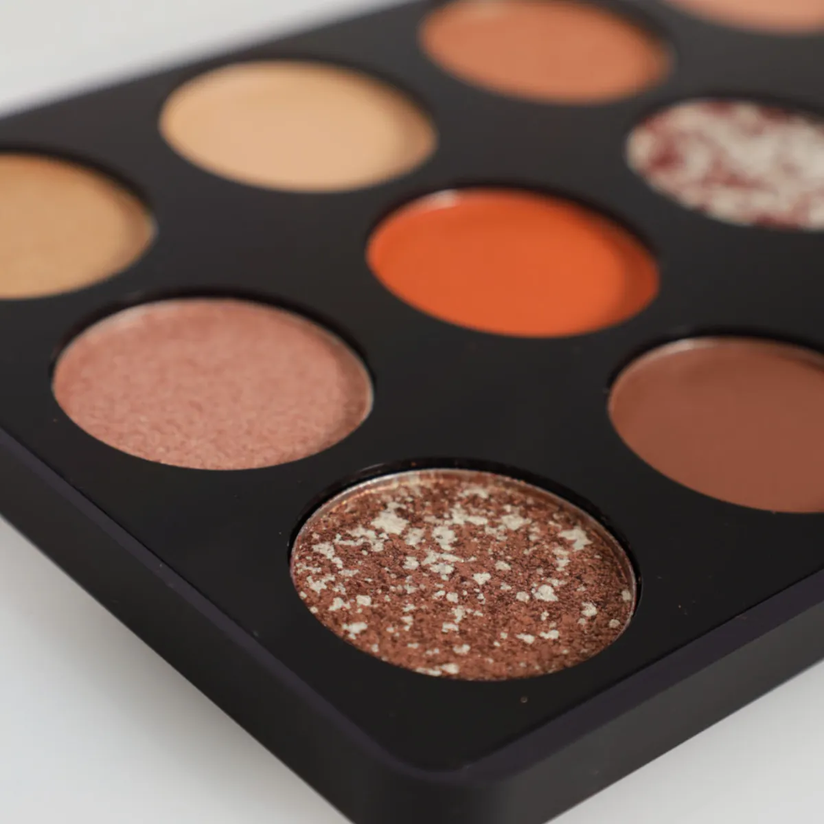12 Eyeshadow Nudes sold by Edgars product image thumbnail 2