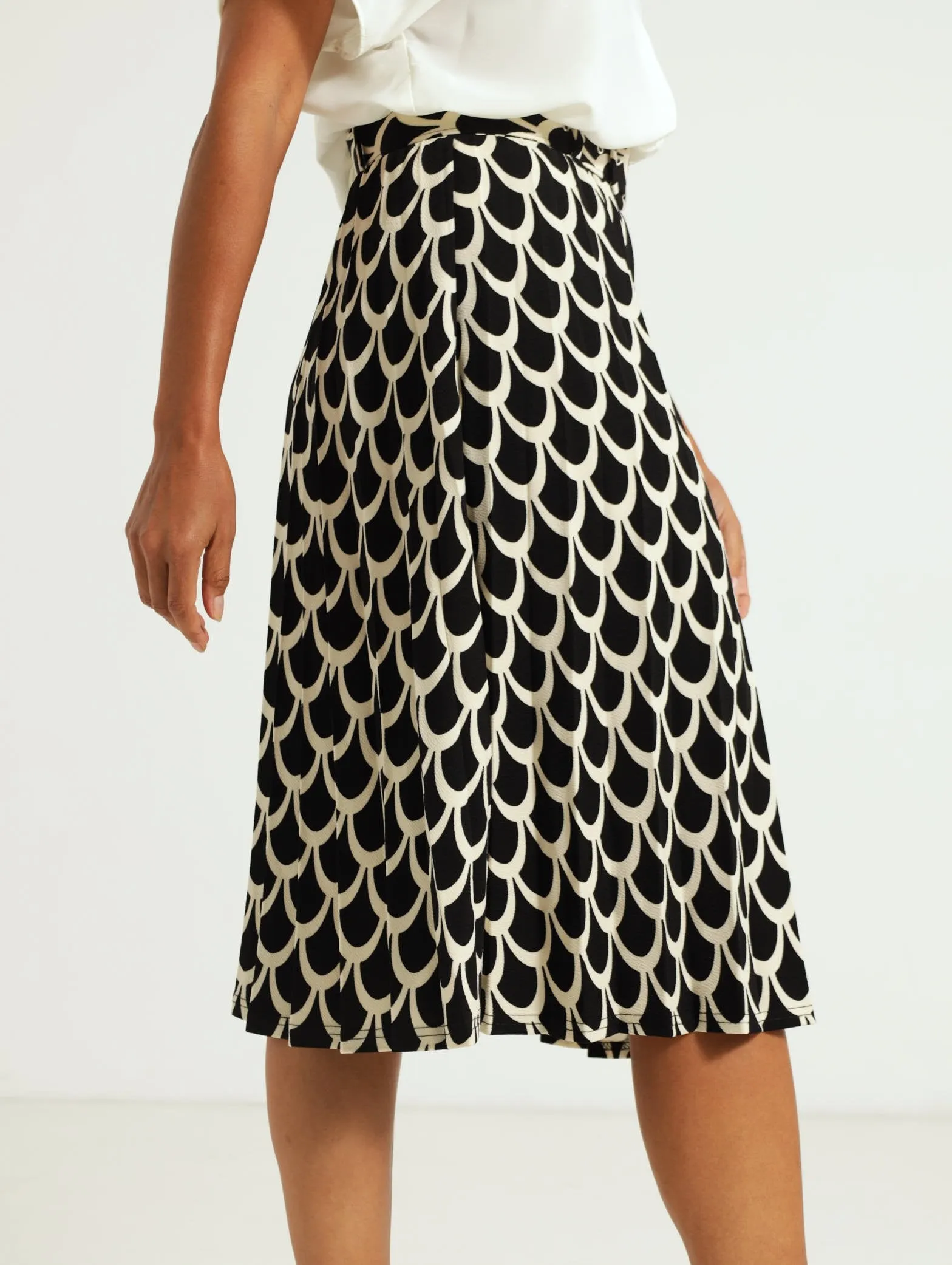 Pleated Skirt With Self Fabric Belt - Black/Cream sold by Edgars product image thumbnail 2