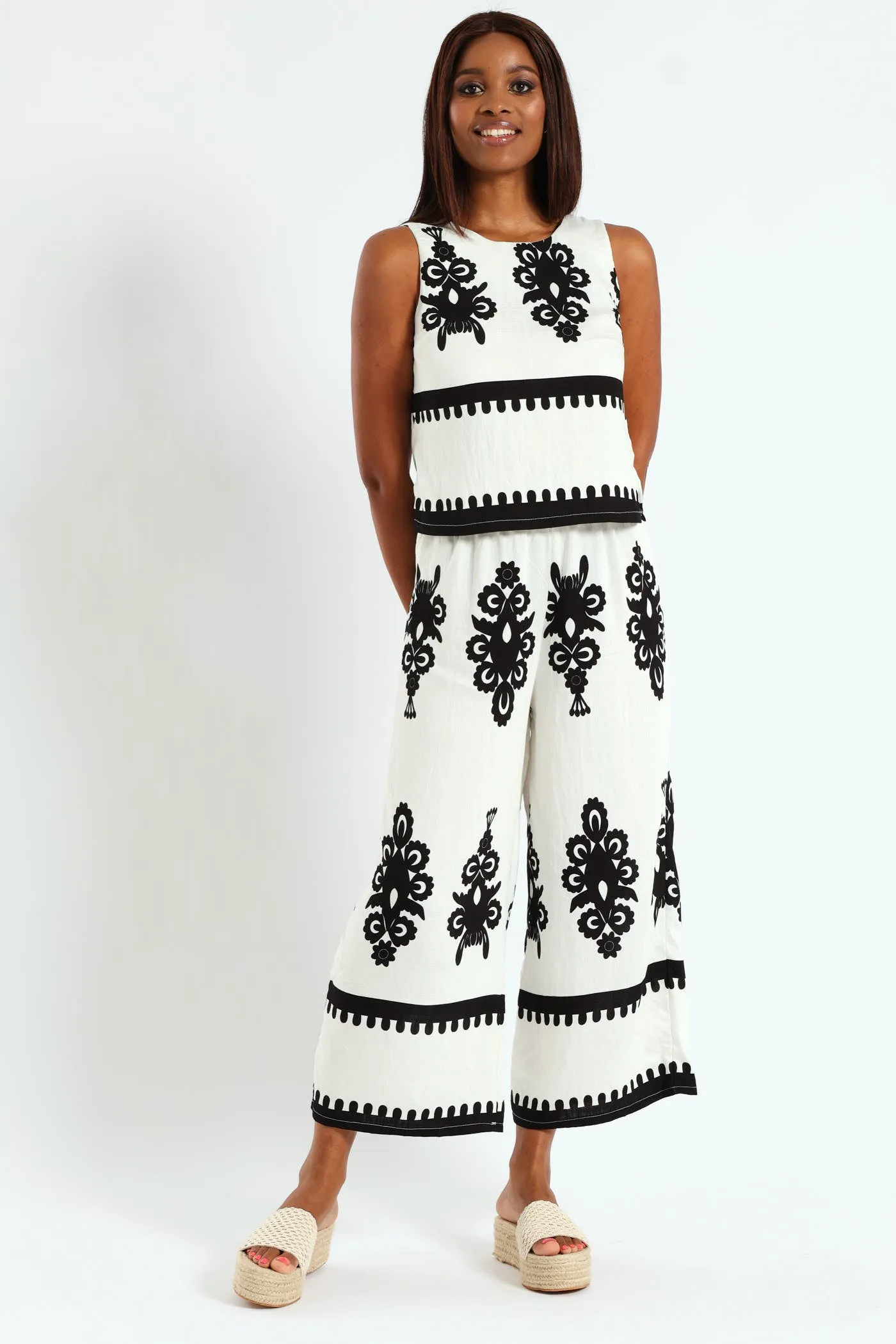 Shell Tank With Border - White/Black sold by Edgars product image thumbnail 2