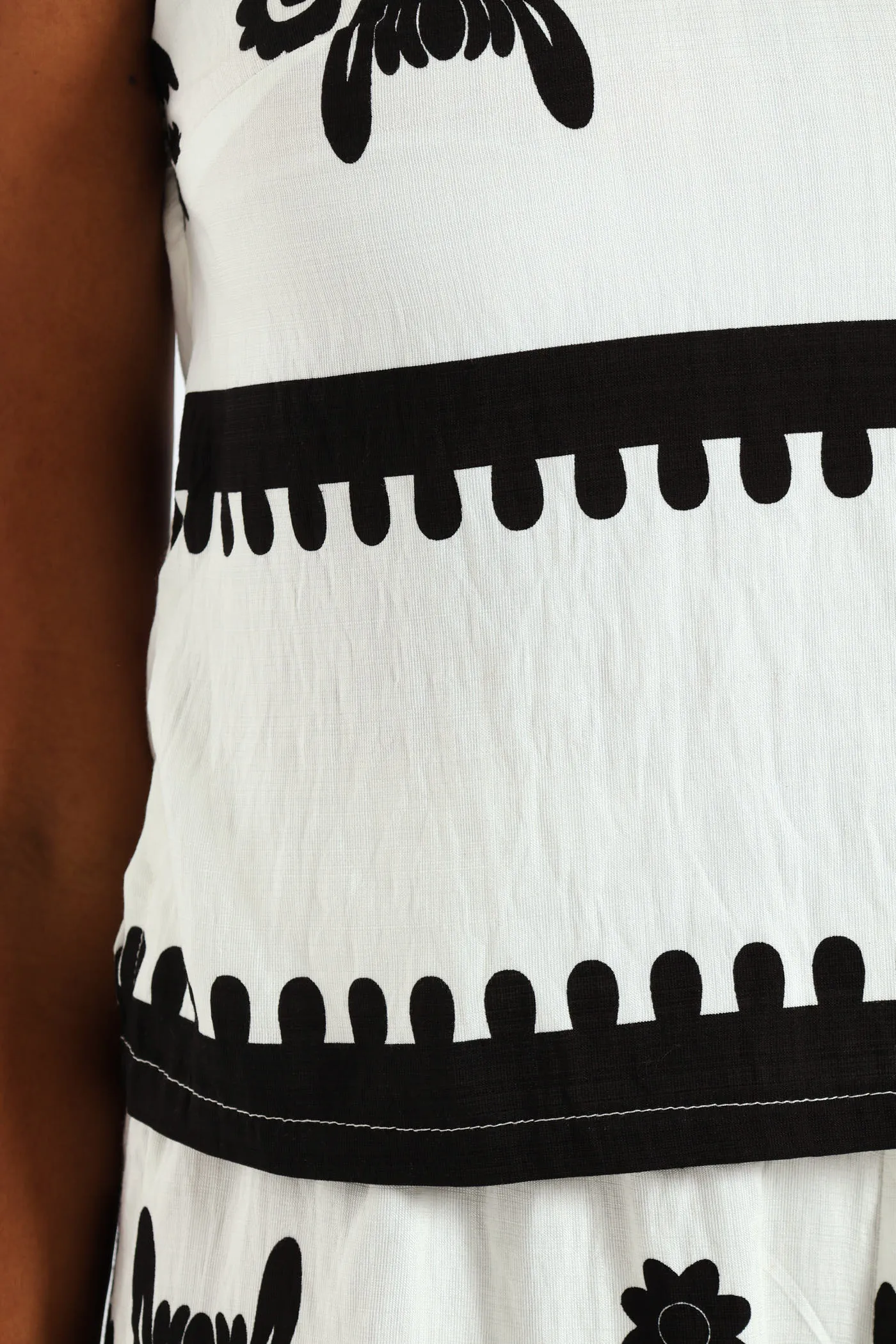 Shell Tank With Border - White/Black sold by Edgars product image thumbnail 5