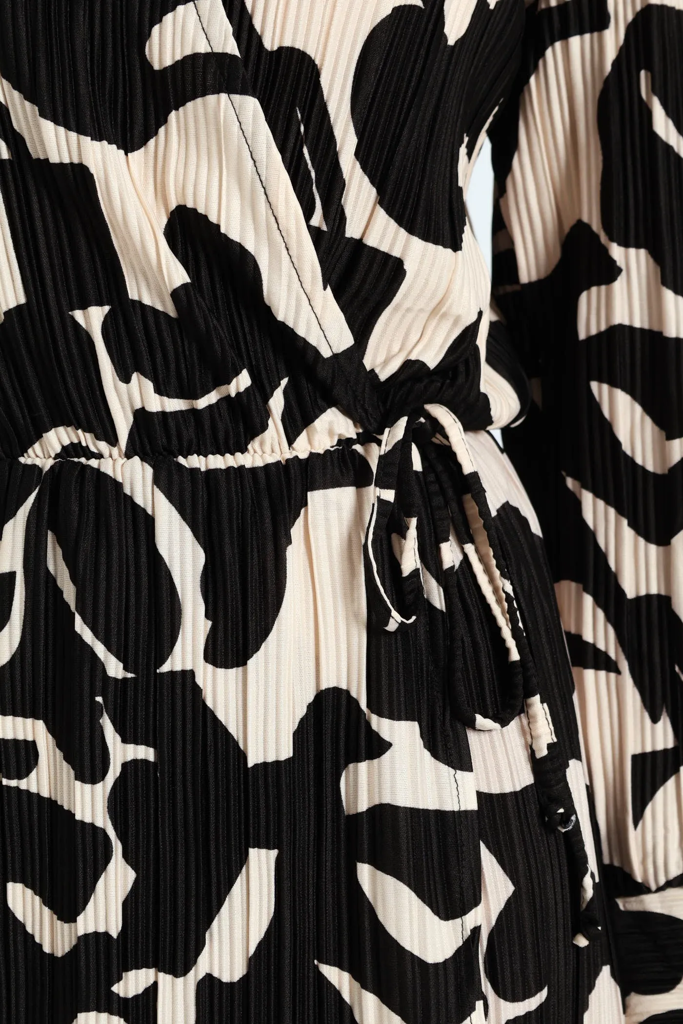 Collared Monochrome Plisse Midi Dress sold by Edgars product image thumbnail 2