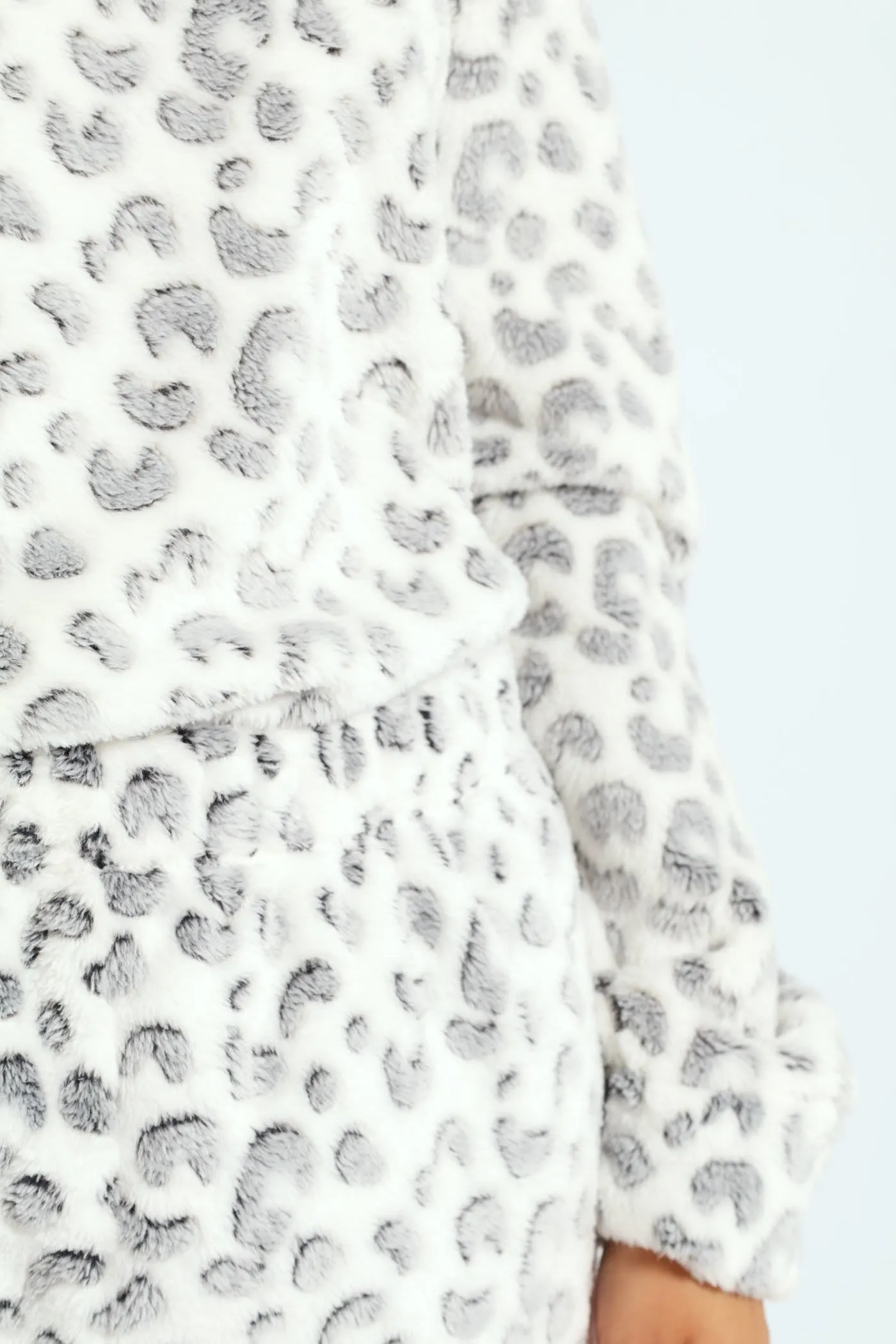 Long Sleeve & Cosy Jogger Sleep Set - Cream sold by Edgars product image thumbnail 2