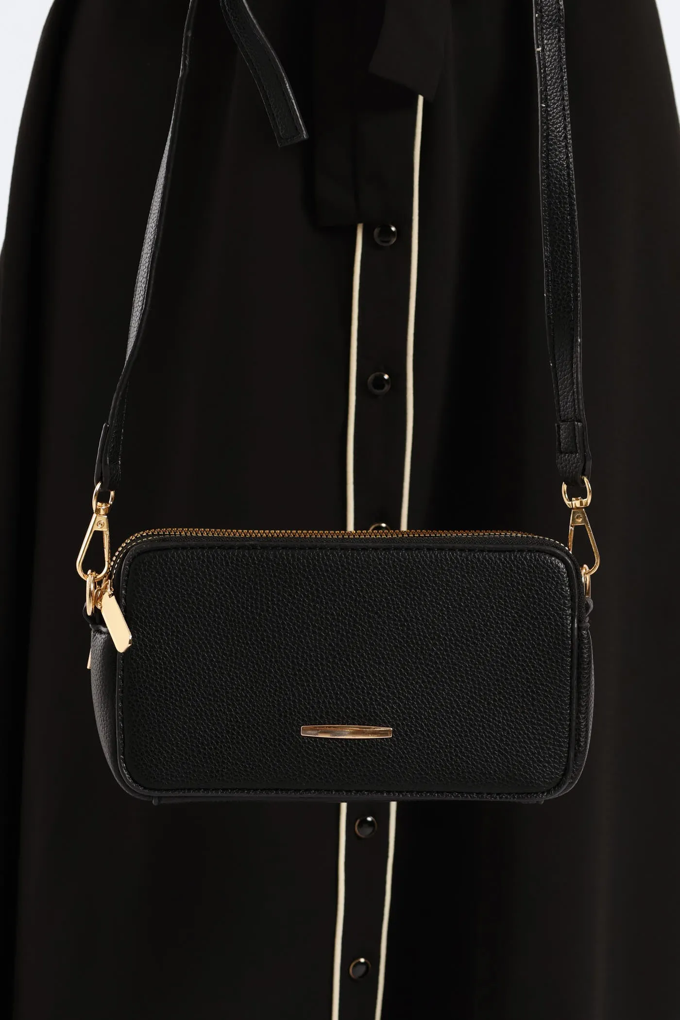 Double Top Zip Camera Bag - Black sold by Edgars