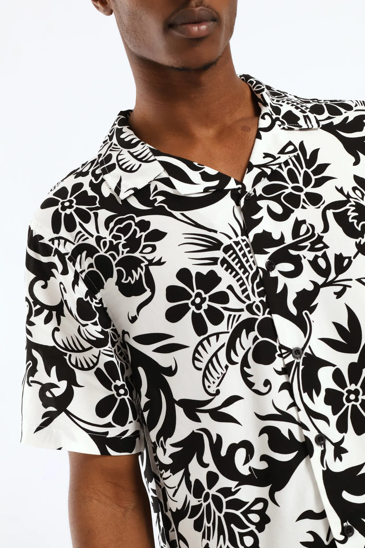 Resort Viscose Shirt - White/Black sold by Edgars product image thumbnail 2