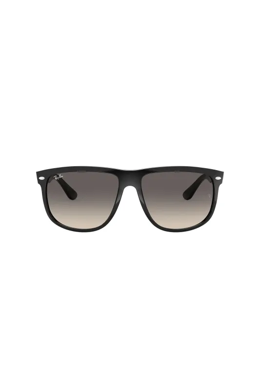 Boyfriend Sunglasses - Black made by Ray-Ban