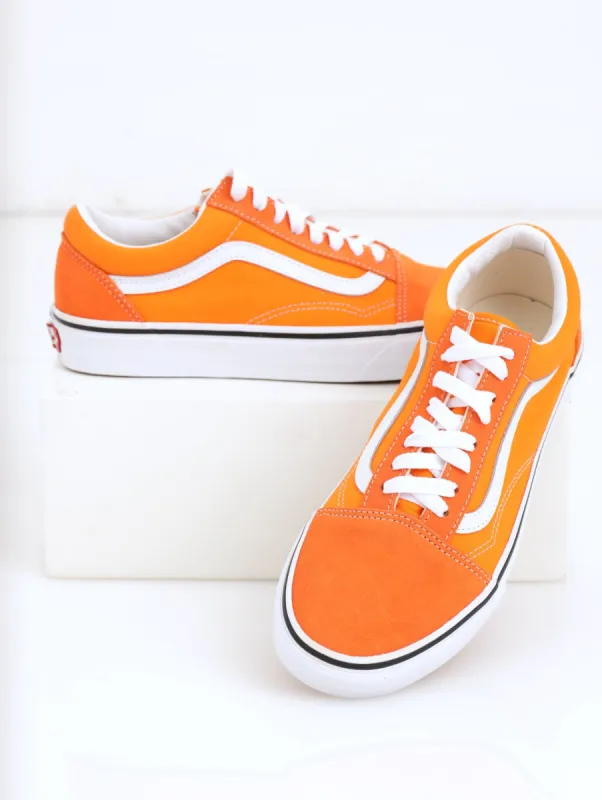 Men's Old Skool Sneaker - Orange made by Vans