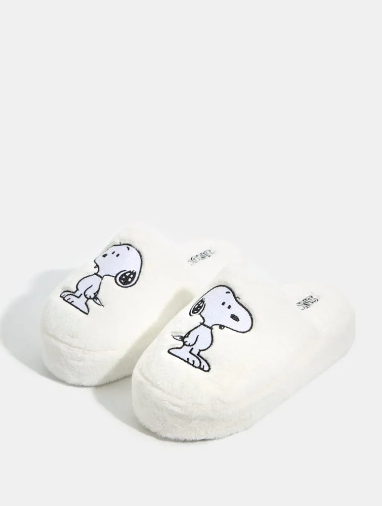 Snoopy x Skinnydip Slippers sold by Skinnydip London product image thumbnail 3