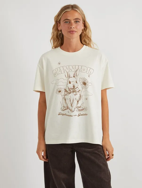 Daydreams In The Daisies T-Shirt In White made by Skinnydip London