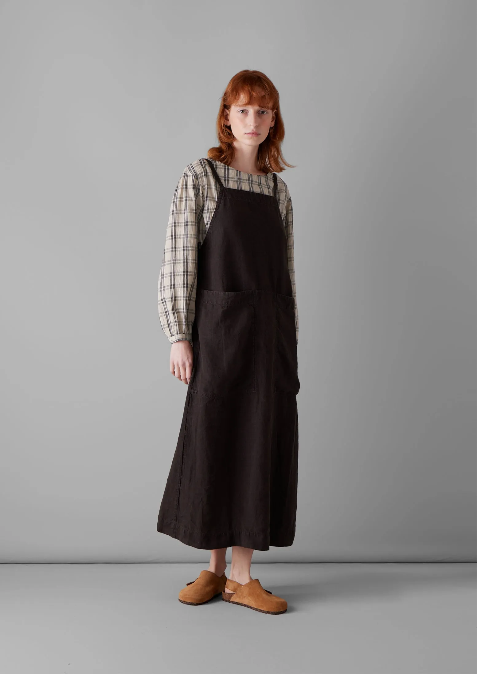 Garment Dyed Linen Apron Dress | Black Coffee sold by TOAST product image thumbnail 3