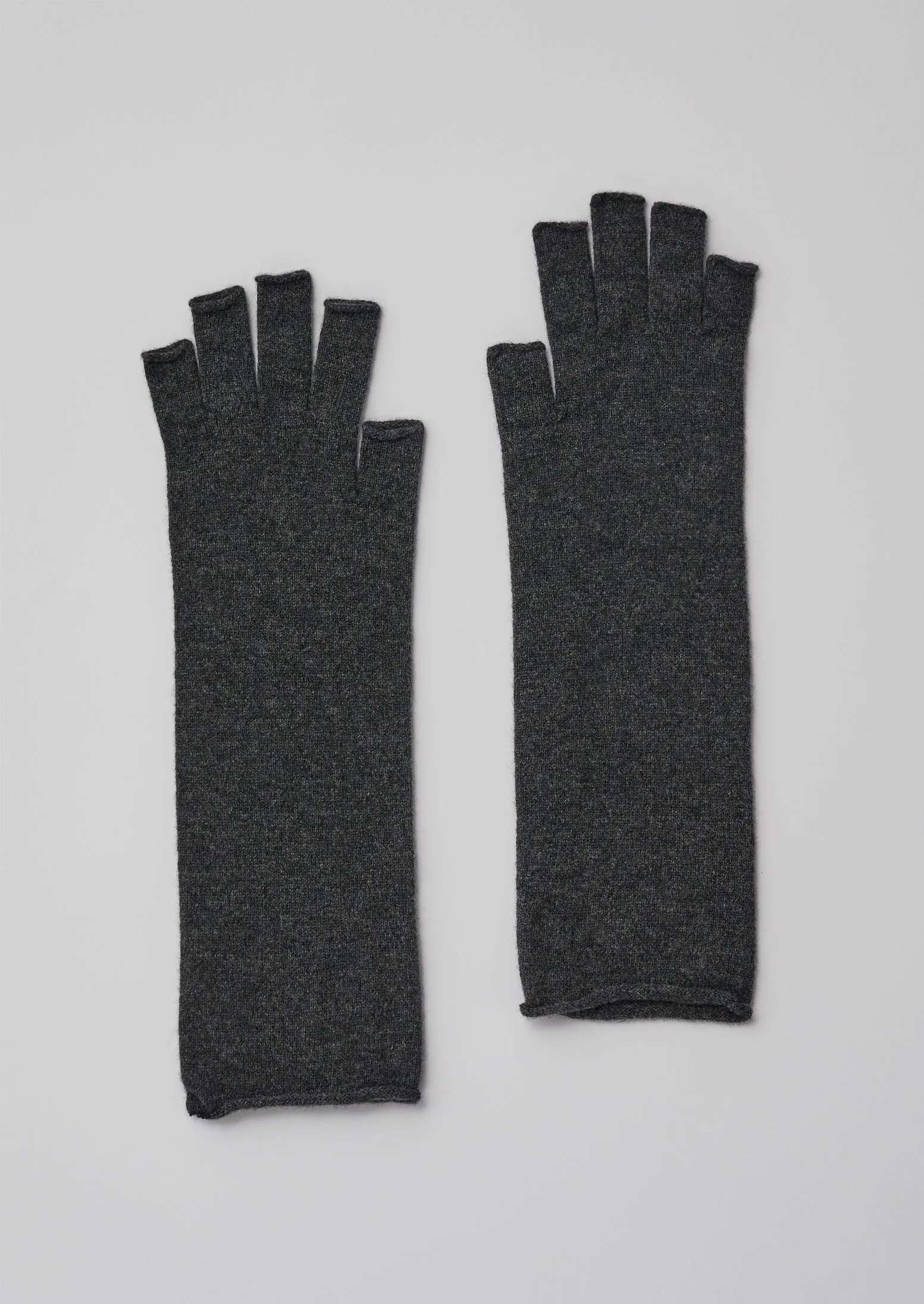Nishiguchi Kutsushita Merino Tipless Gloves | Anthracite sold by TOAST