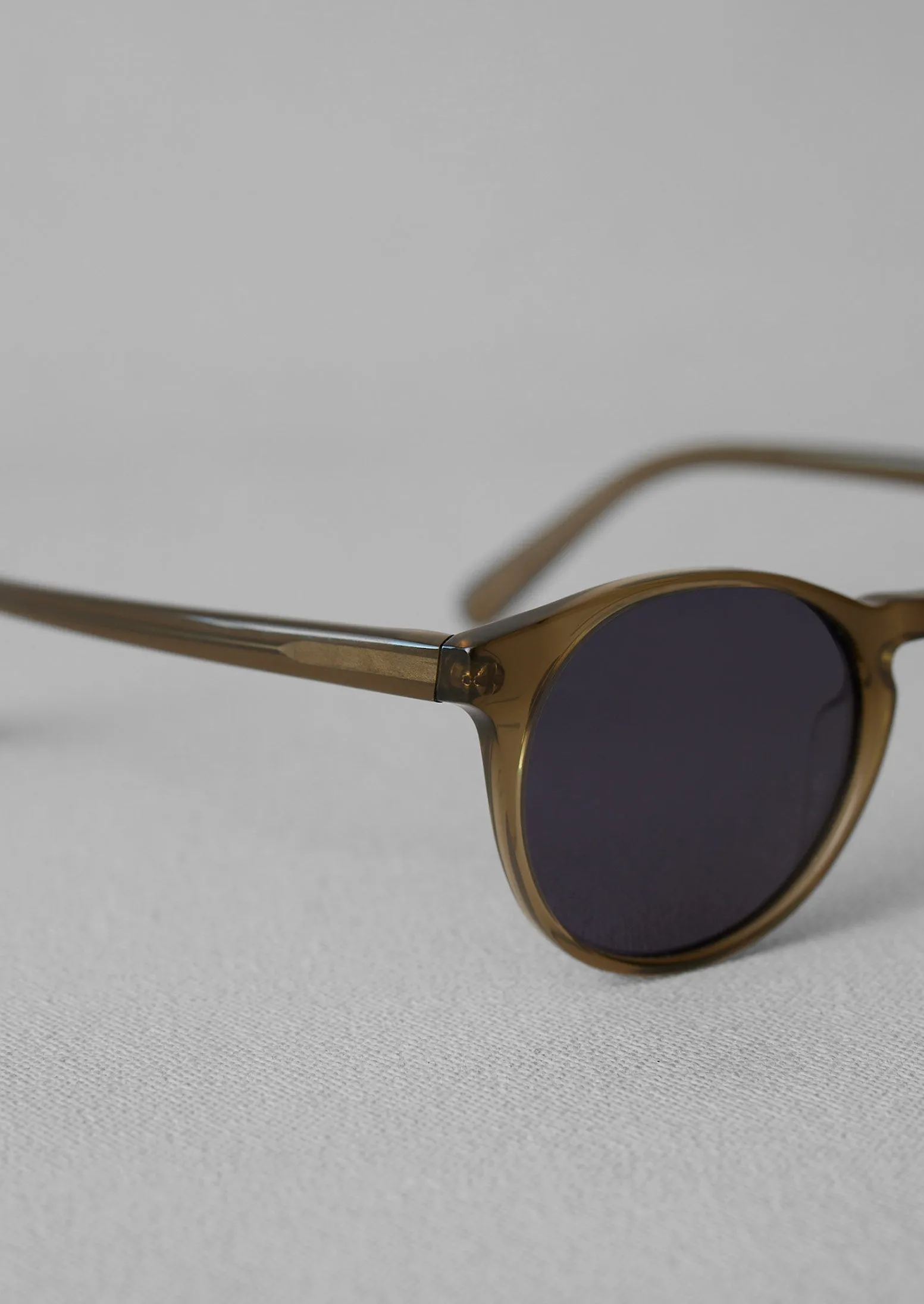 Finlay and Co Percy Sunglasses | Olive sold by TOAST product image thumbnail 3