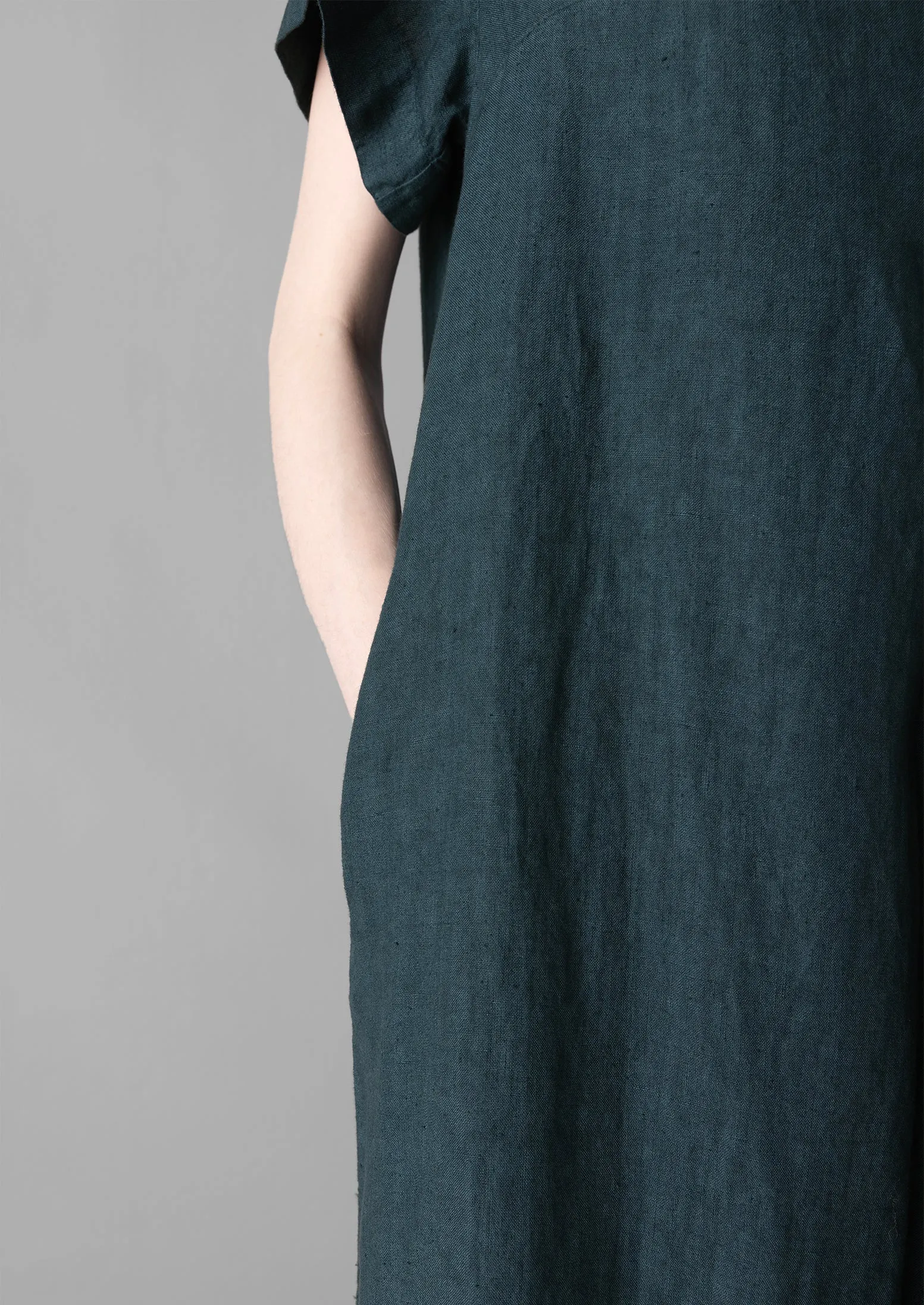 Rounded Garment Dyed Linen Dress | Puck sold by TOAST product image thumbnail 3