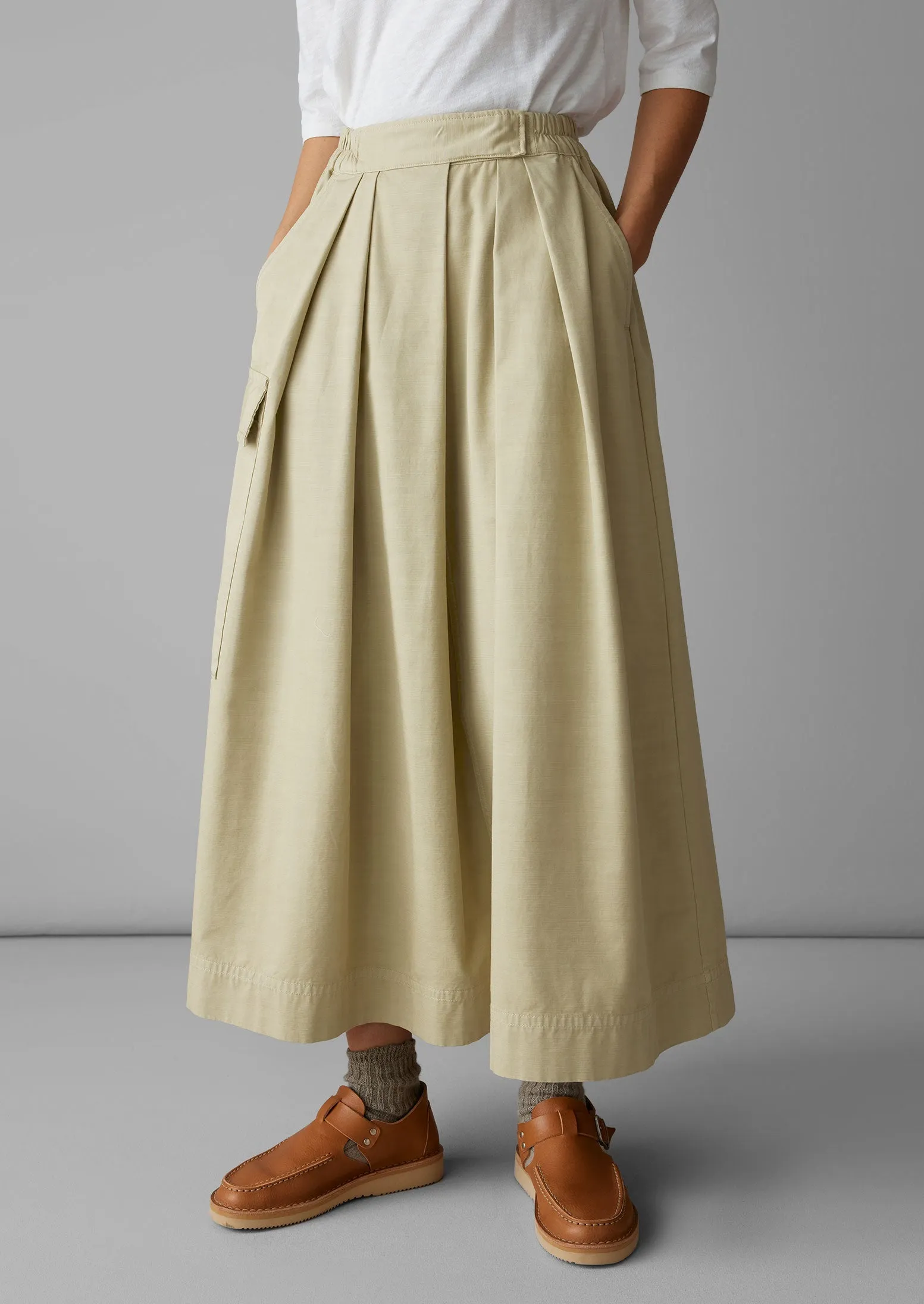 Pleated Patch Pocket Cotton Skirt | Rye sold by TOAST product image thumbnail 4