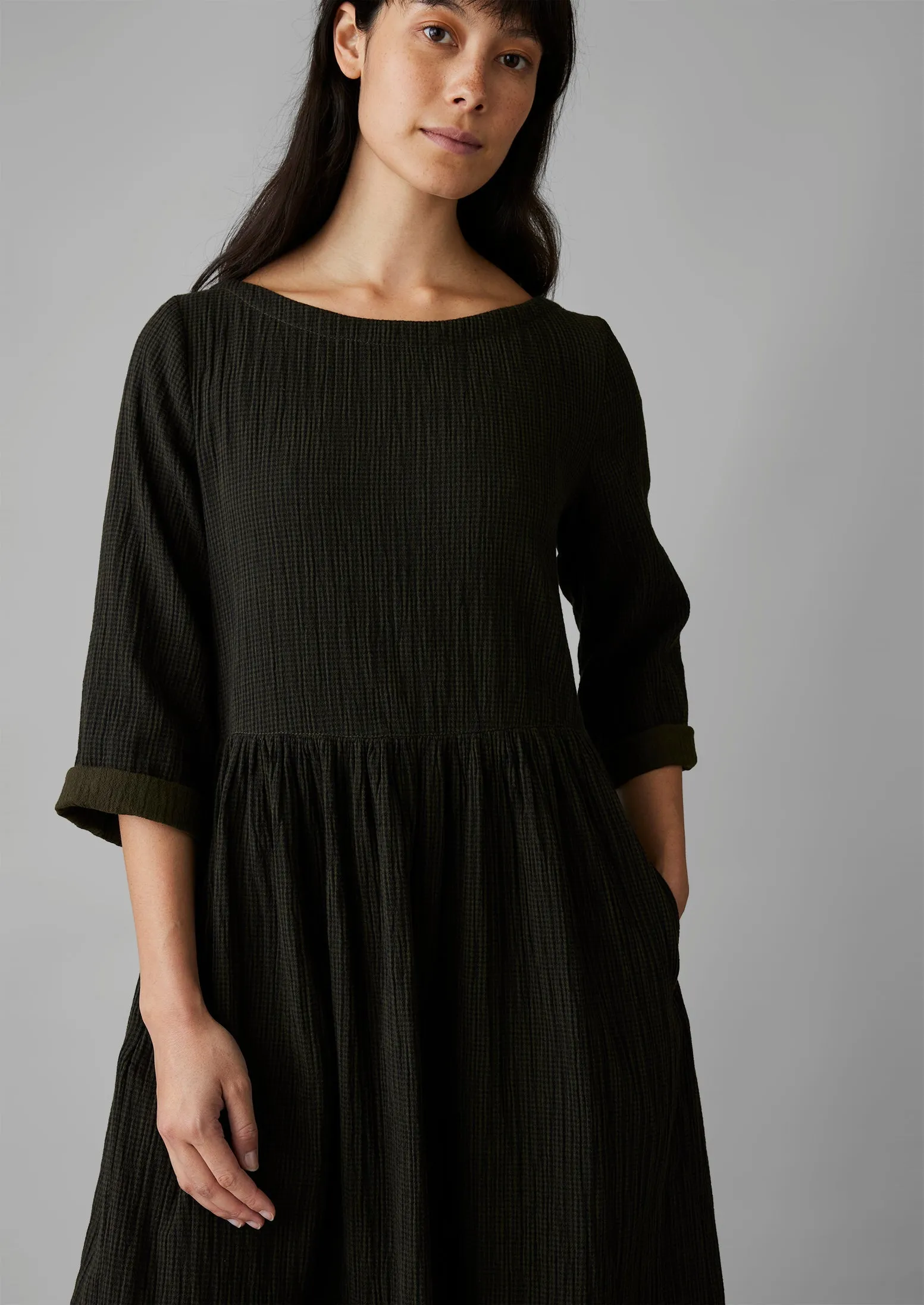 Freya Crinkle Organic Cotton Dress | Darkest Olive sold by TOAST product image thumbnail 3