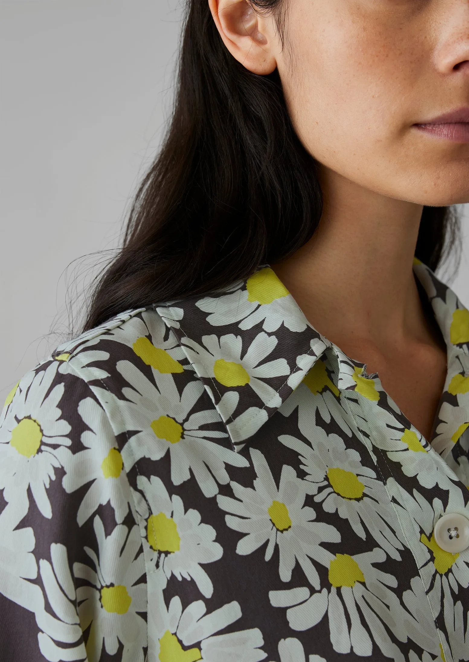 Patch Pocket Painted Daisy Shirt | Billi Flower Yellow sold by TOAST product image thumbnail 4