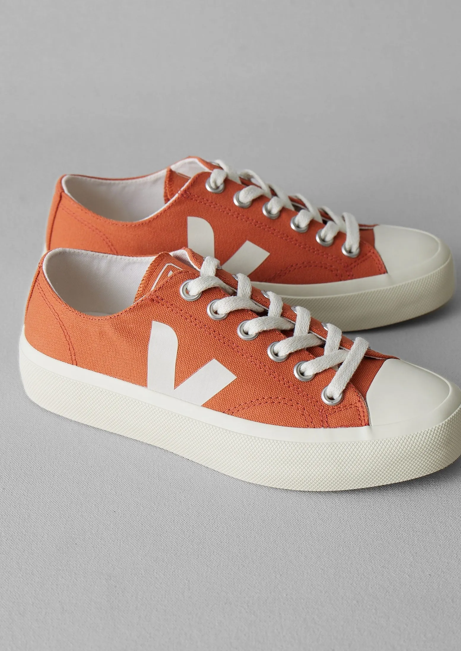 Veja Wata II Low Canvas Trainers | Canyon/Pierre sold by TOAST product image thumbnail 2