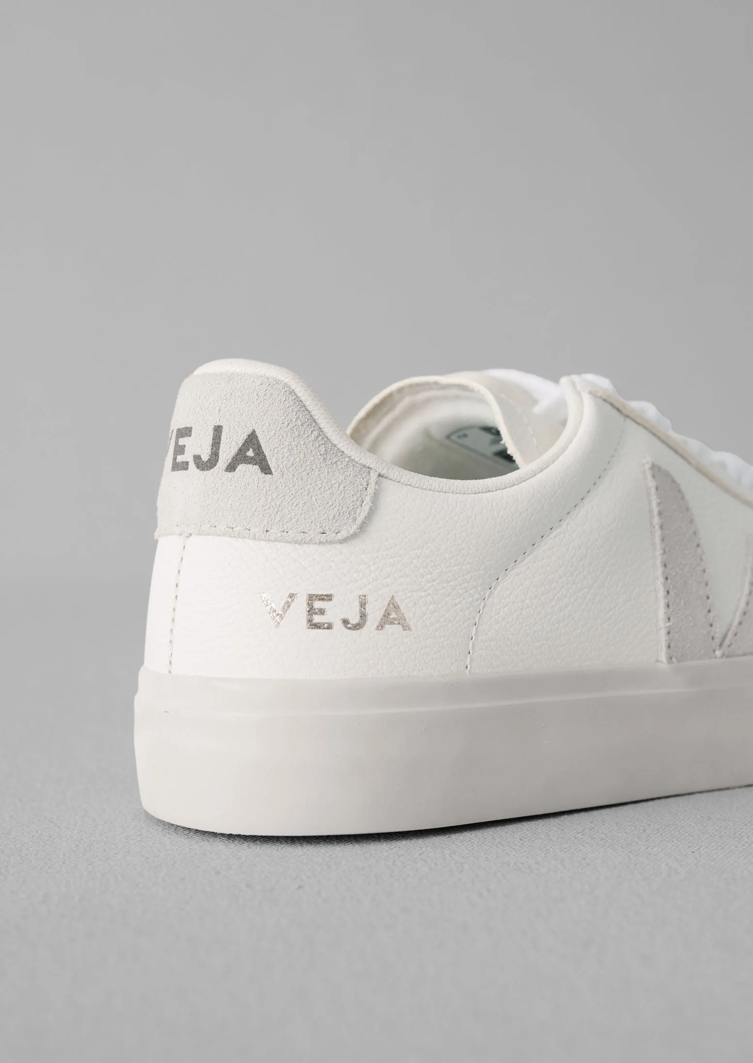 Veja Campo Trainers | White/Natural sold by TOAST product image thumbnail 2
