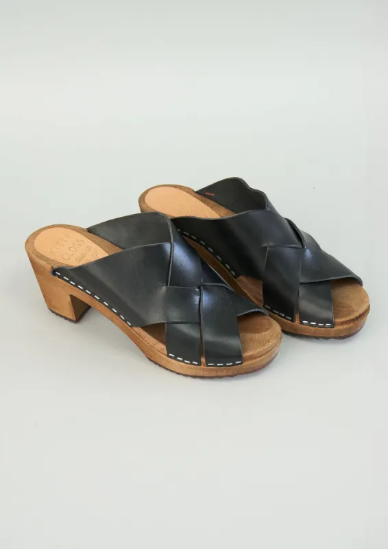 Reworn Kitty Clogs Size 38 (078) | Onyx sold by TOAST
