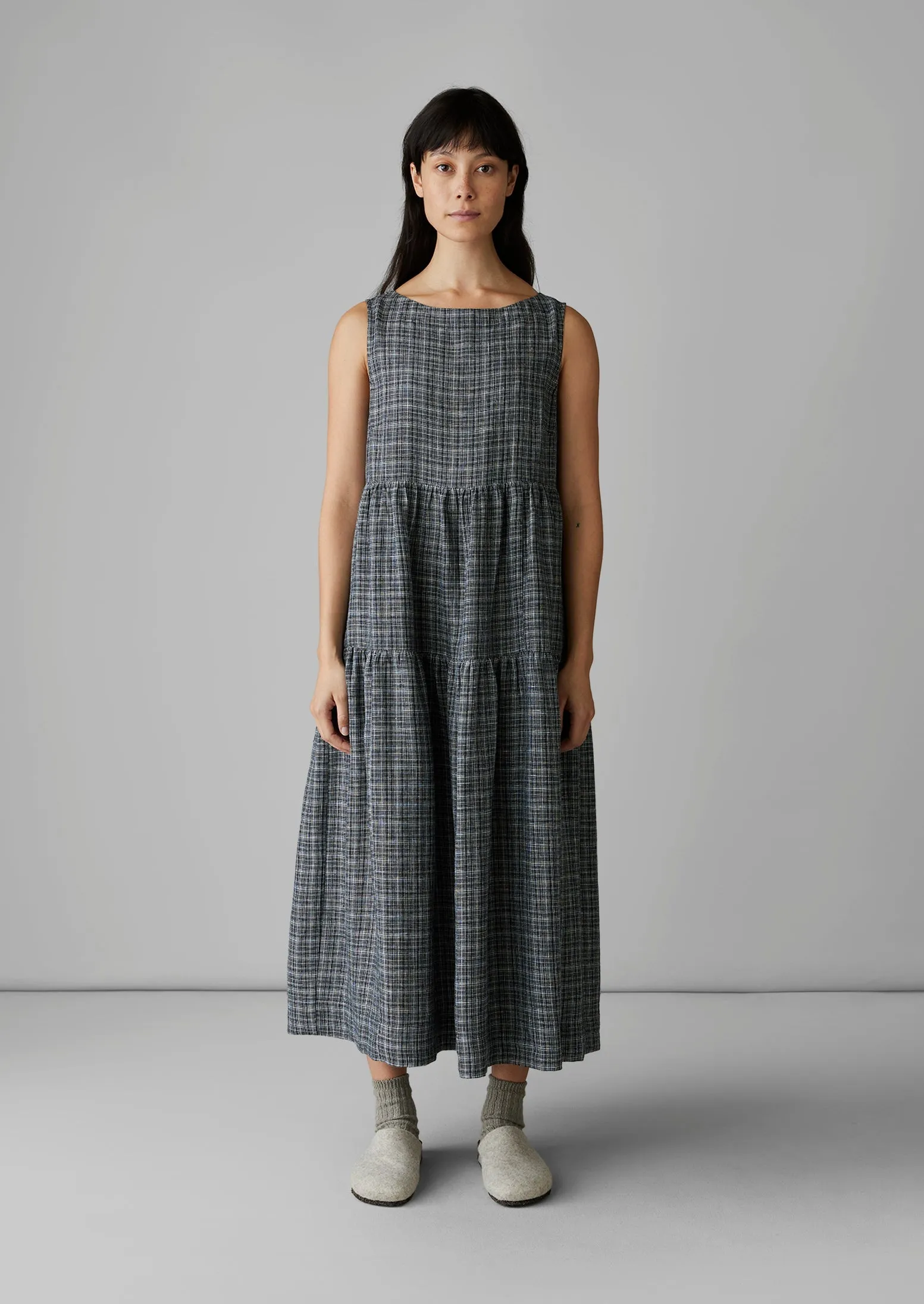 Tiered Asawa Check Linen Dress | Charcoal sold by TOAST product image thumbnail 4