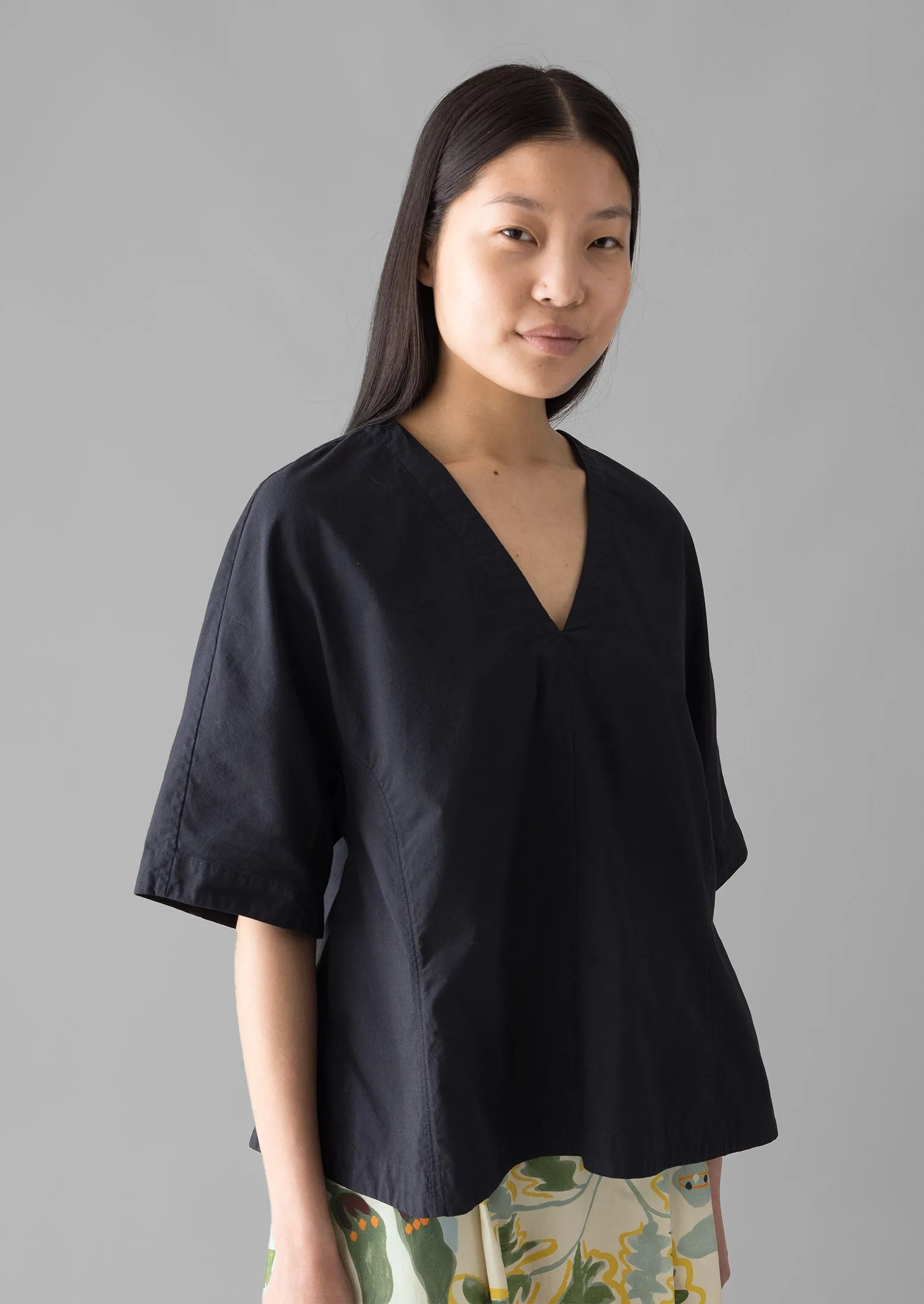 Textured Cotton Poplin V-Neck Top | Ink sold by TOAST product image thumbnail 3