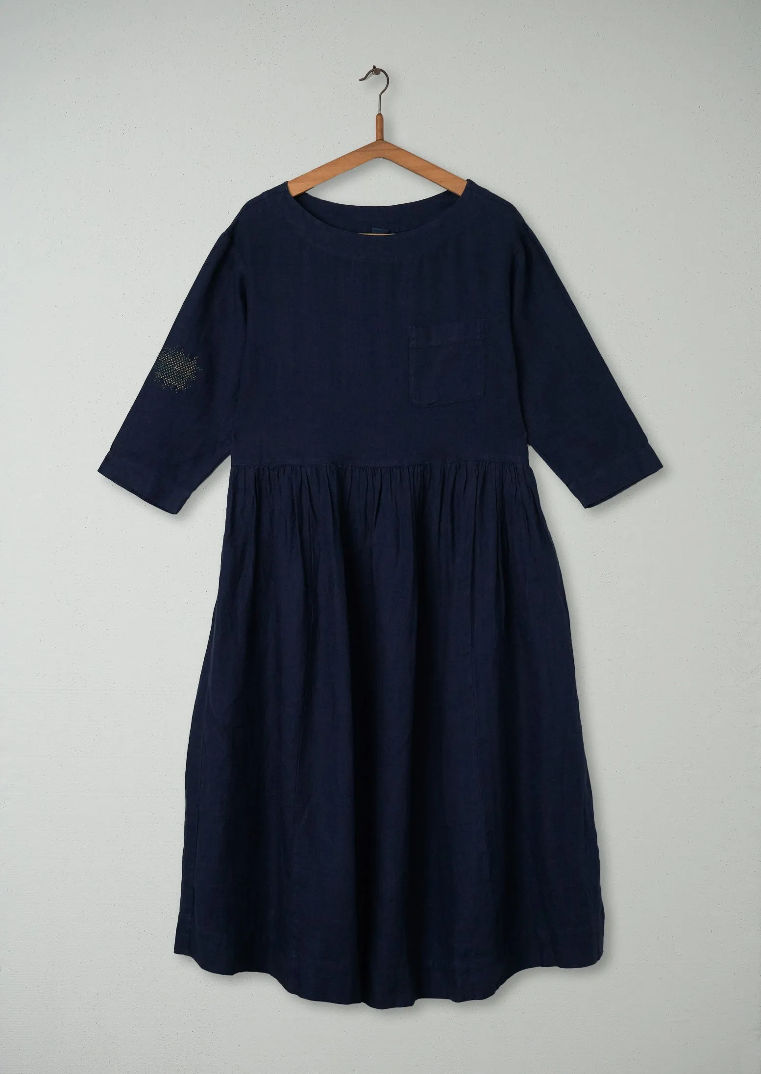 Renewed Boat Neck Garment Dyed Linen Dress Size S (93) | Midnight sold by TOAST