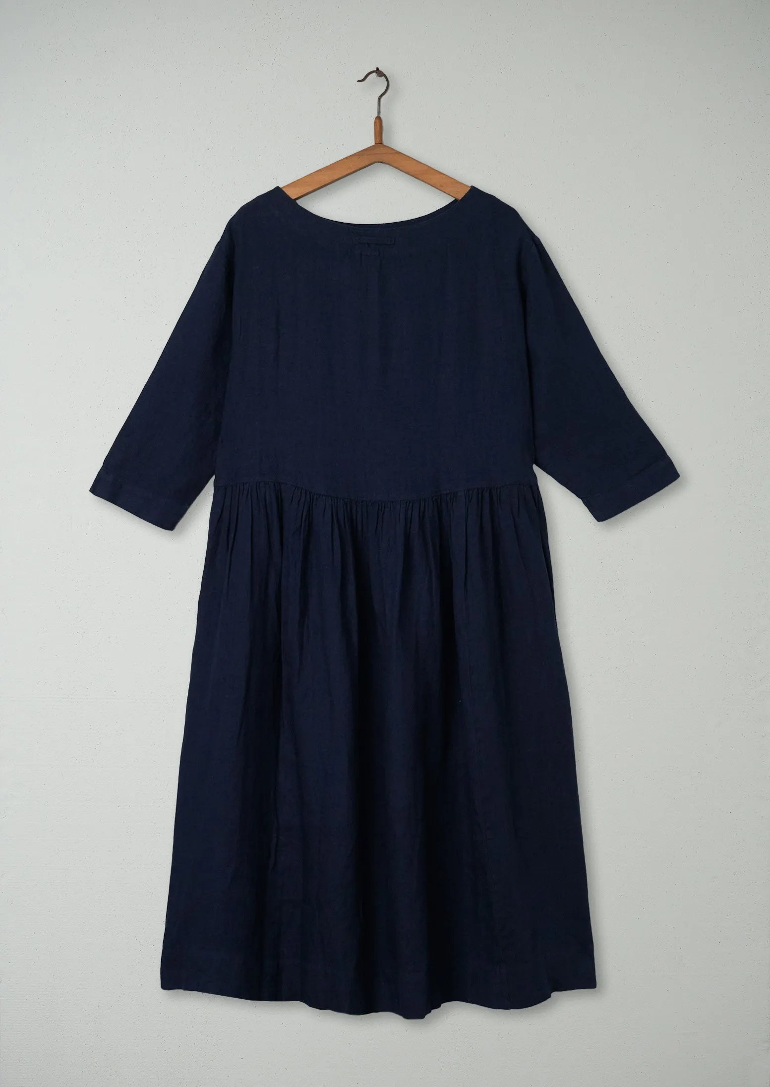 Renewed Boat Neck Garment Dyed Linen Dress Size S (93) | Midnight sold by TOAST product image thumbnail 2