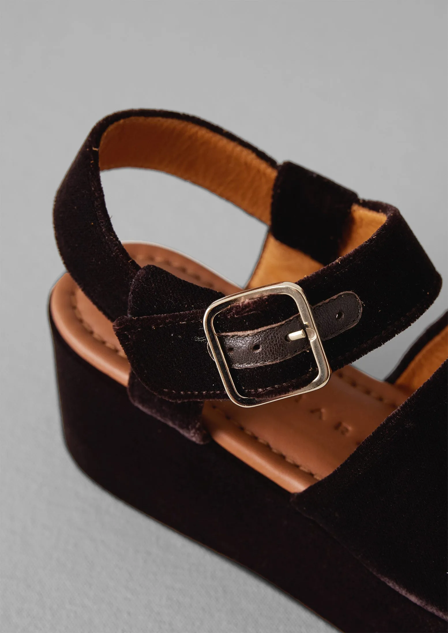 Chie Mihara Velvet Platform Shoes | Chocolate sold by TOAST product image thumbnail 3