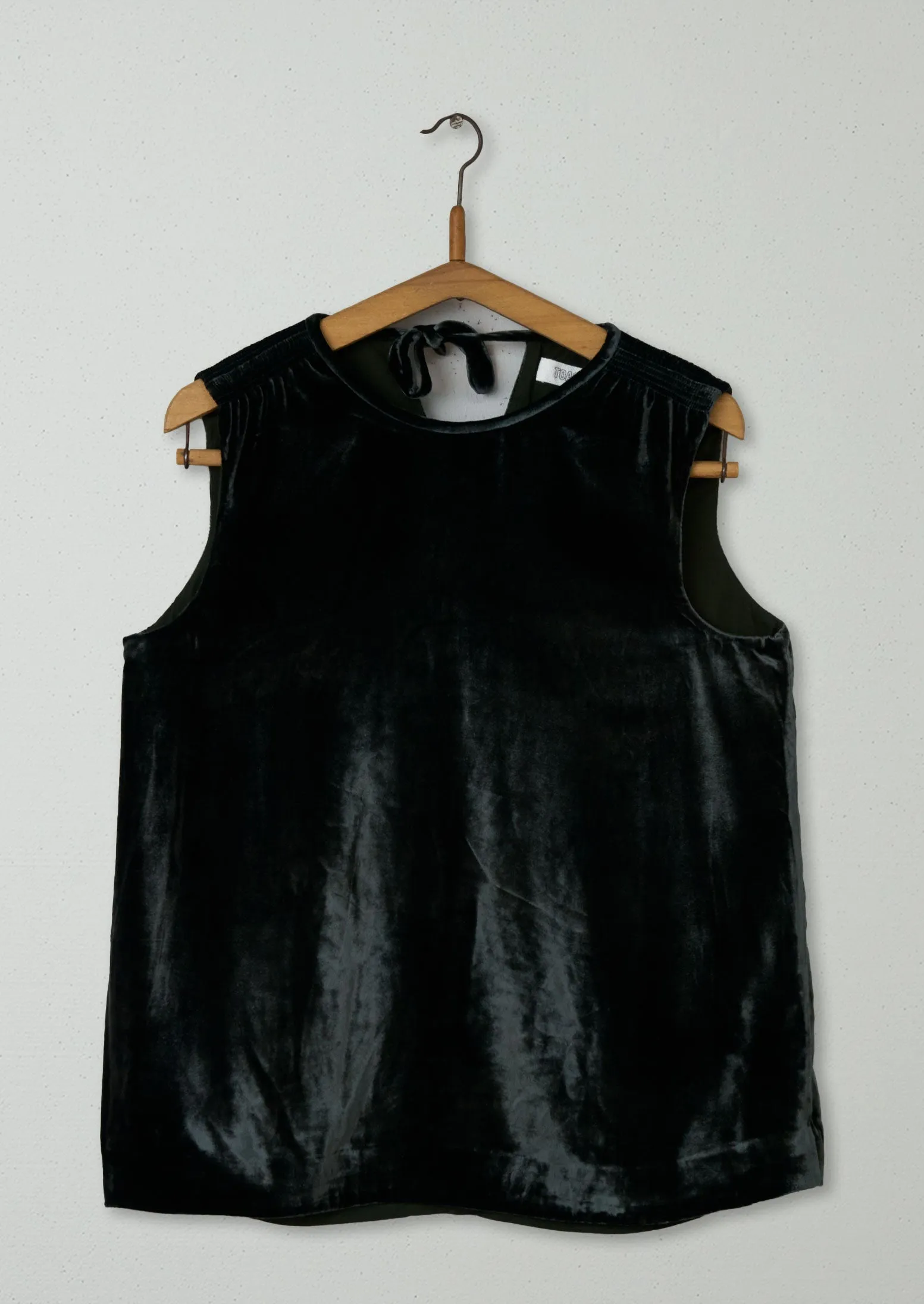 Reworn Silk Velvet Sleeveless Top Size 10 (269) | Black Olive sold by TOAST