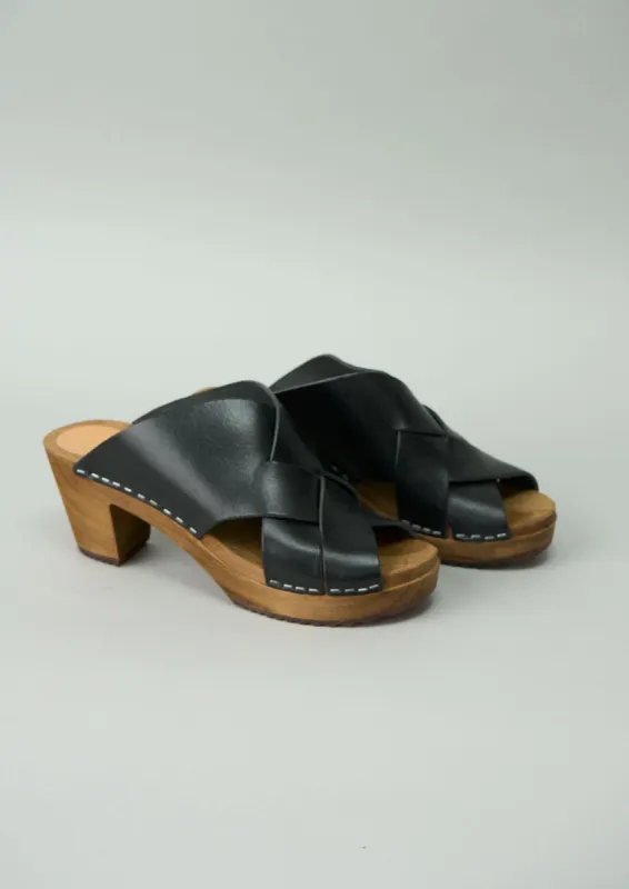 Reworn Kitty Clogs Heeled Mules Size 39 (106) | Onyx sold by TOAST