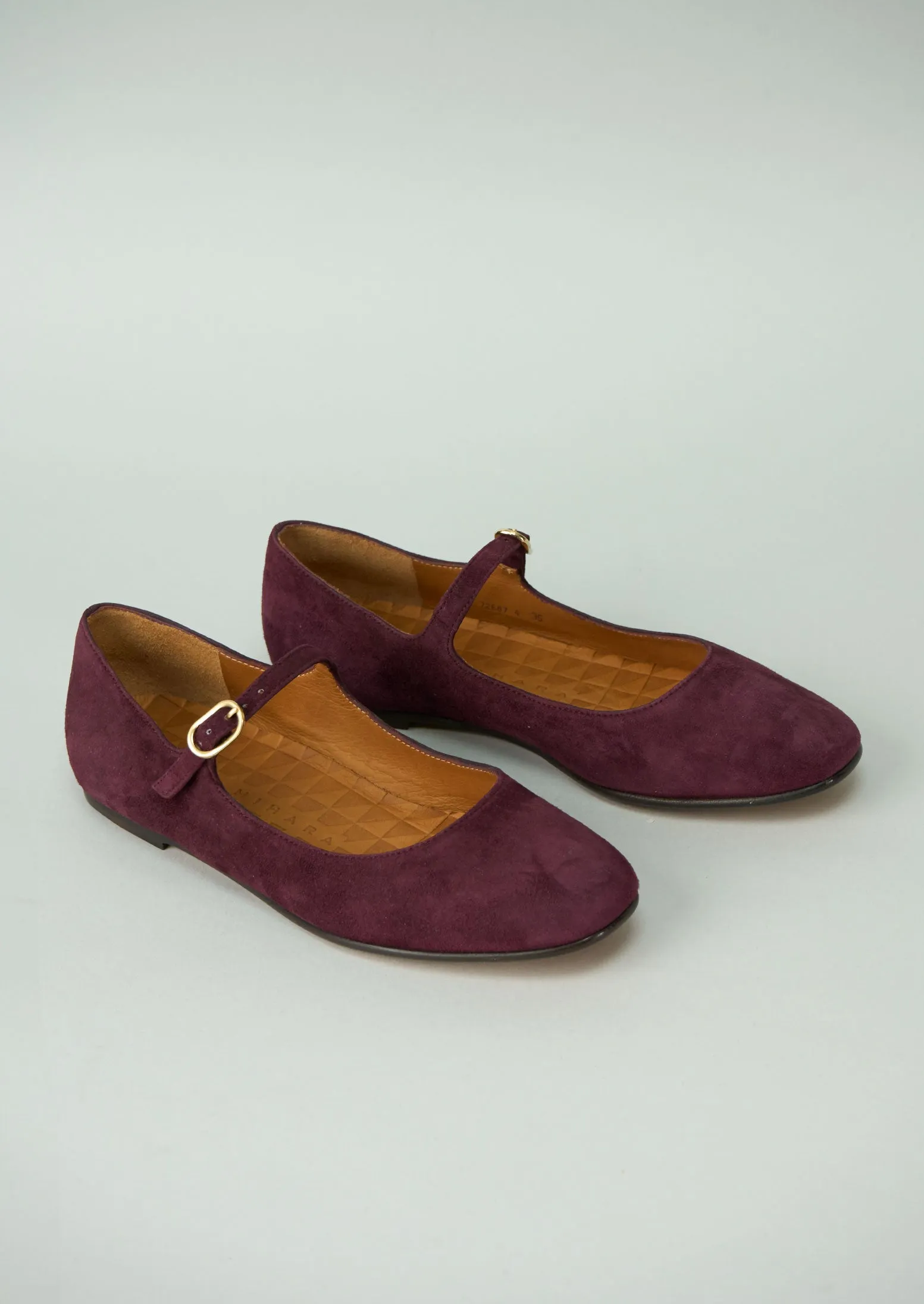 Reworn Chie Mihara Ballet Pumps Size 36 (105) | Grape sold by TOAST