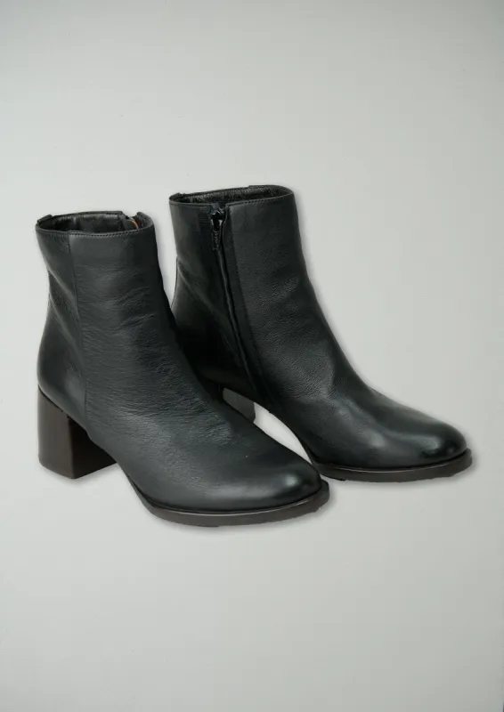 Reworn Chie Mihara Zip Boots Size 36 (112) | Black sold by TOAST