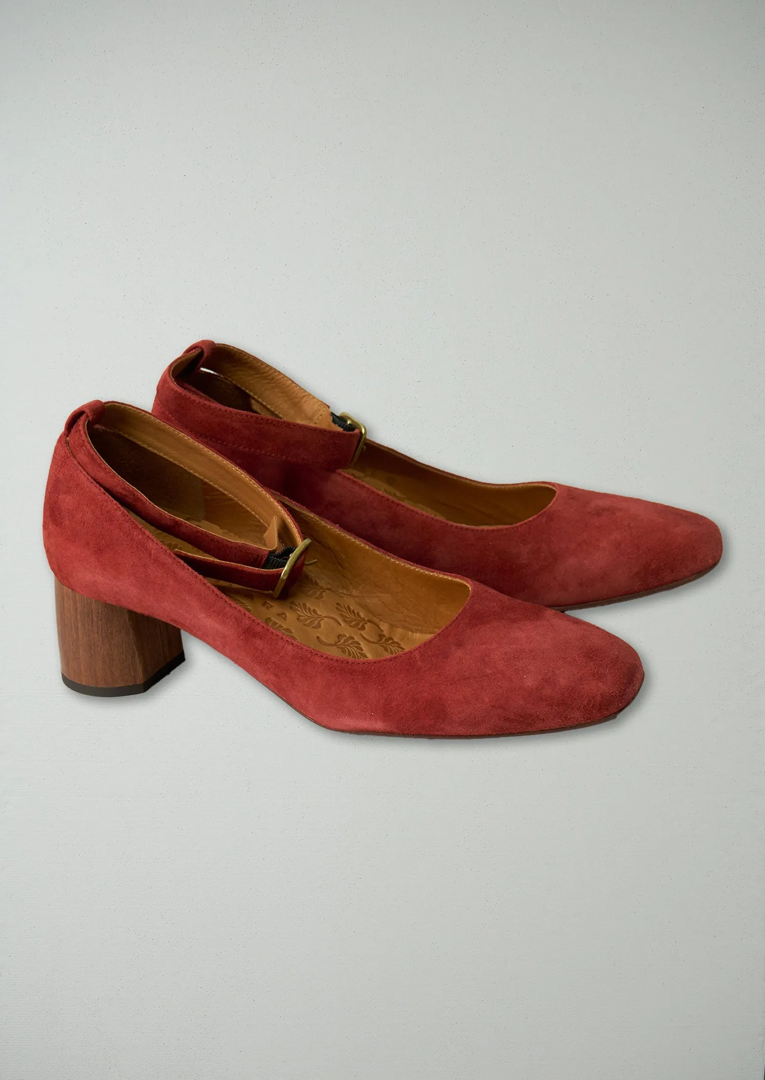 Reworn Chie Mihara Freya Shoes Size 40 (143) | Brick sold by TOAST