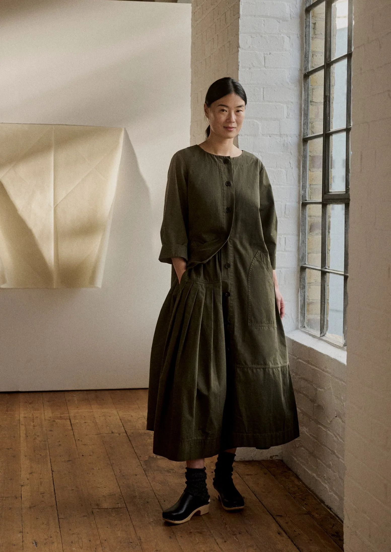 Buttoned Organic Cotton Dress | Duffle Green sold by TOAST product image thumbnail 2