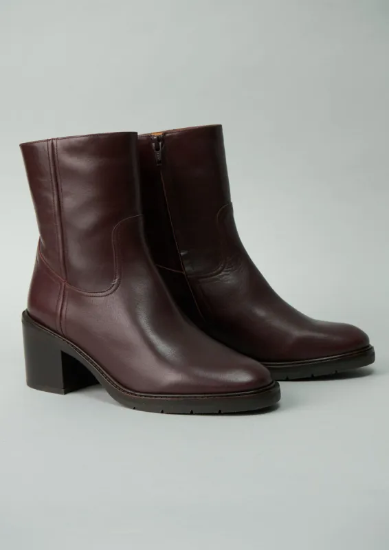 Reworn Chie Mihara Boots Size 37 (166) | Burdeos sold by TOAST