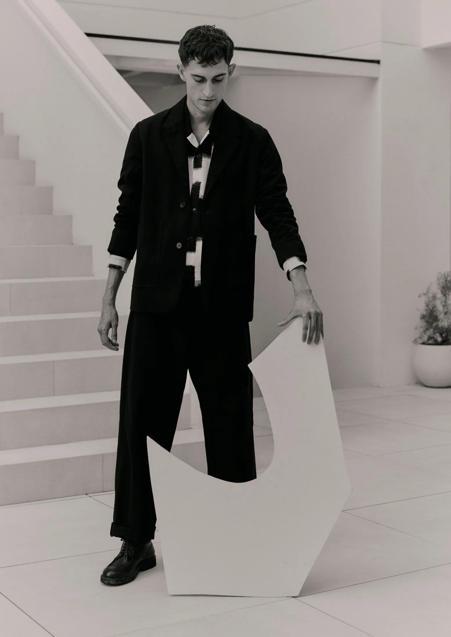 Cotton Linen Twill Low Break Blazer | Black sold by TOAST product image thumbnail 3