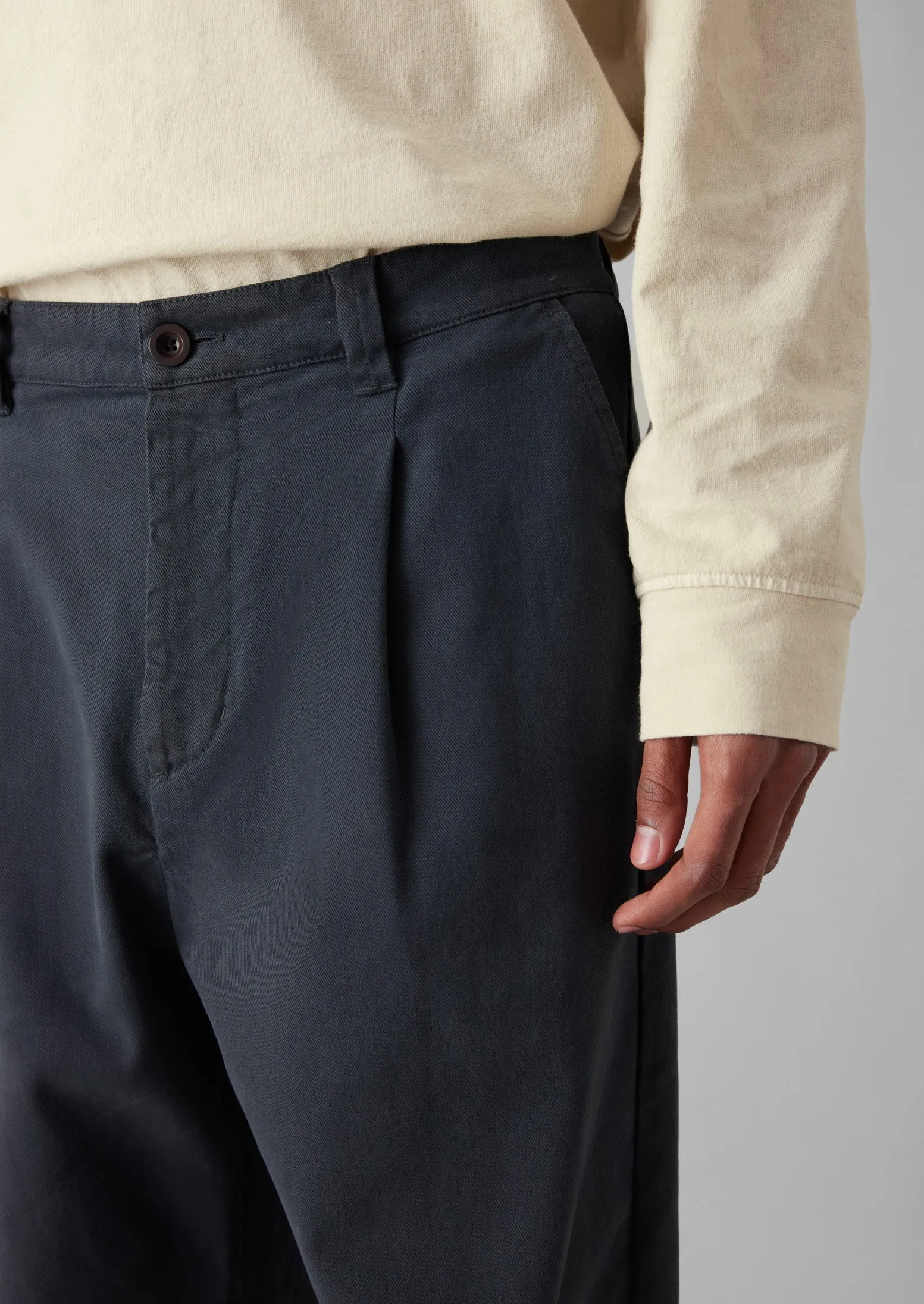 Otto Cotton Twill Pleat Trousers | Charcoal sold by TOAST product image thumbnail 3