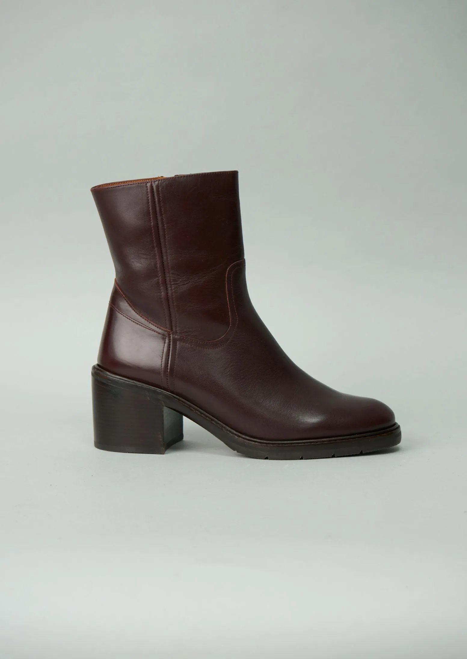 Reworn Chie Mihara Boots Size 37 (193) | Burdeos sold by TOAST product image thumbnail 2