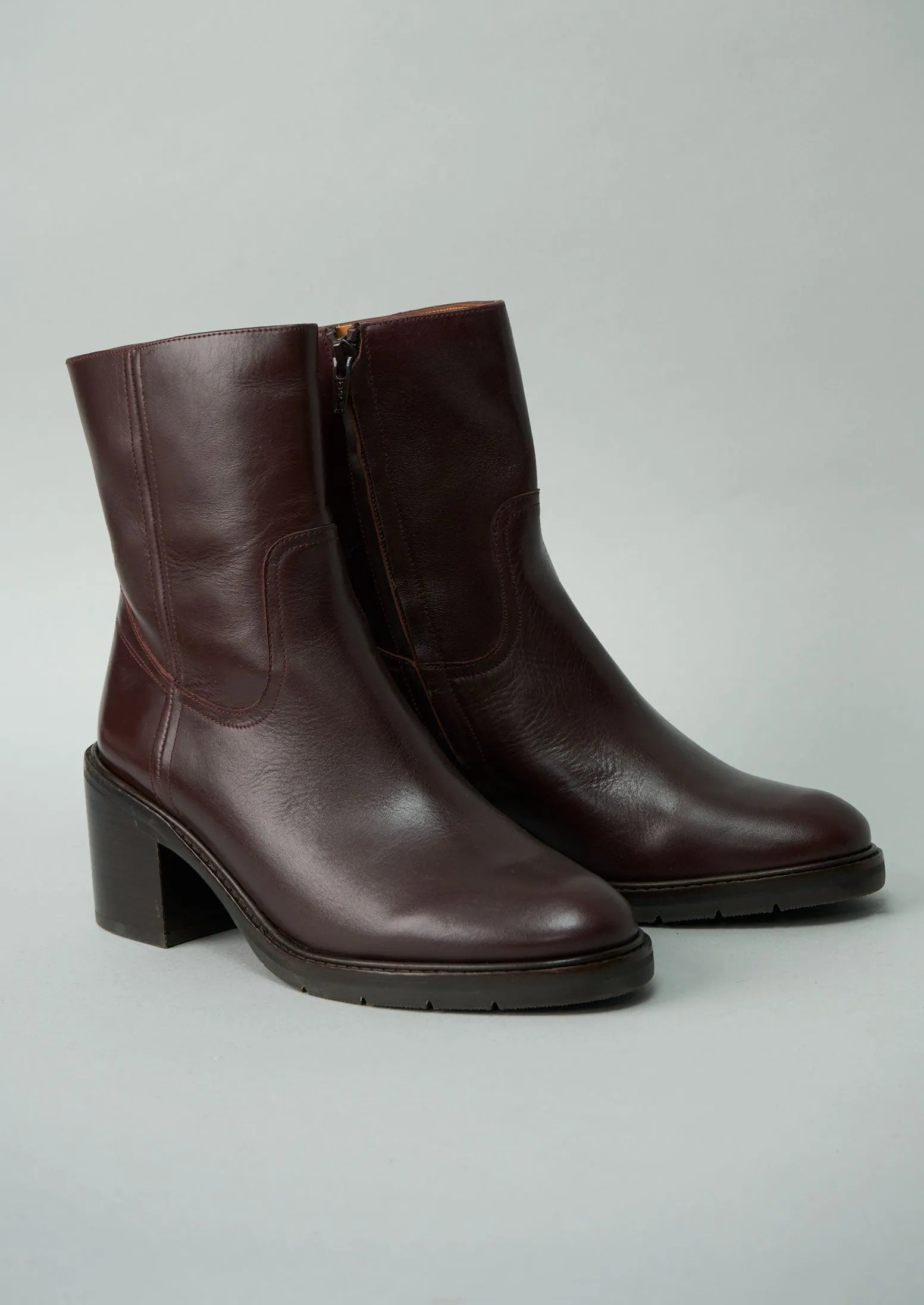 Reworn Chie Mihara Boots Size 37 (193) | Burdeos sold by TOAST
