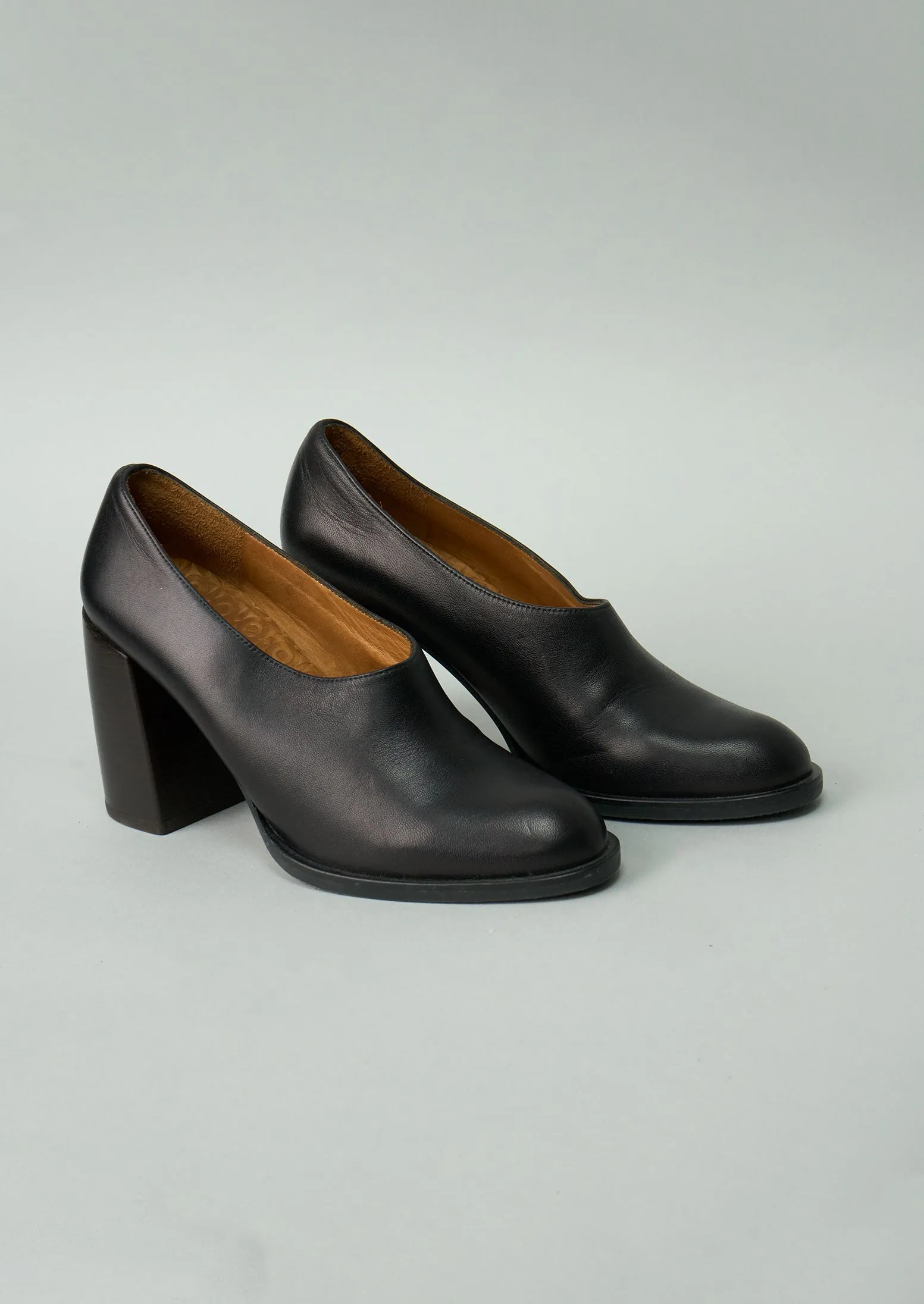 Reworn Chie Mihara Block Heel Shoes Size 40 (206) | Black sold by TOAST