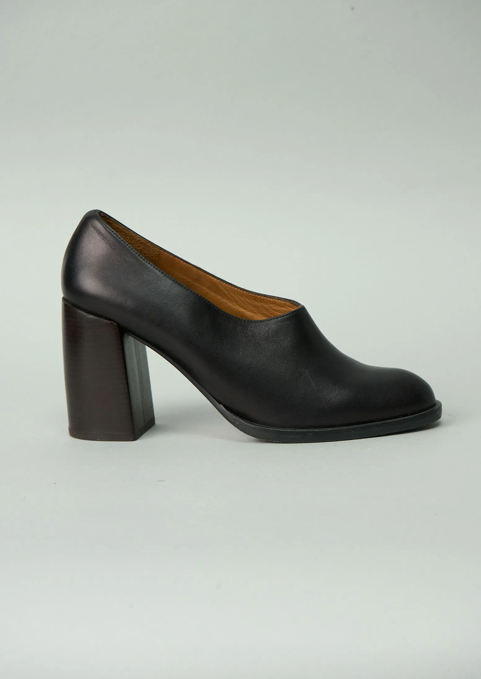 Reworn Chie Mihara Block Heel Shoes Size 40 (206) | Black sold by TOAST product image thumbnail 2