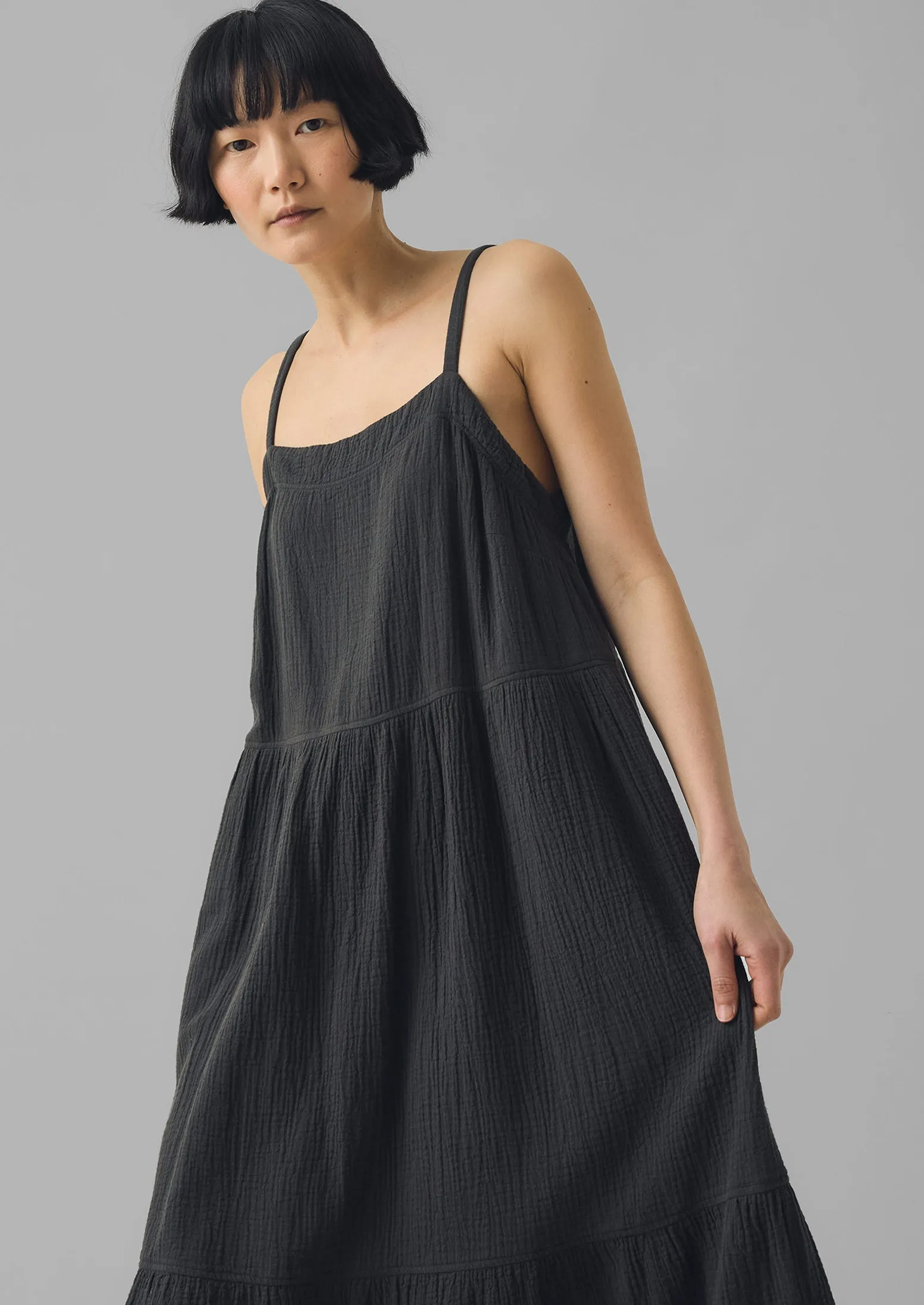 Crinkle Cotton Gauze Tiered Dress | Black Pepper sold by TOAST product image thumbnail 4